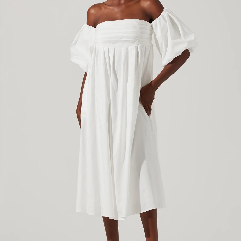 ASTR The Label Carlin Off Shoulder Puff Sleeve Midi in White